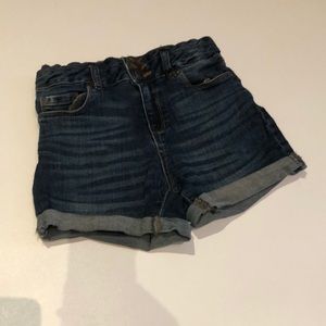 ☀️🩳Two for $10🩳 Girl’s denim cut off shorts